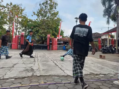 Lomba Futsal Sarung