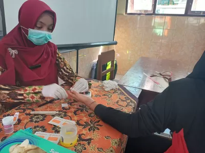 Pengecekan HB Siswi SMK Pancasila 10 Wuryantoro